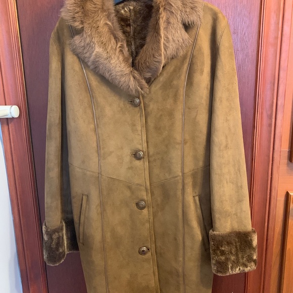 Magnificent coat in suede and sheep, brown. - Picture 6 of 8